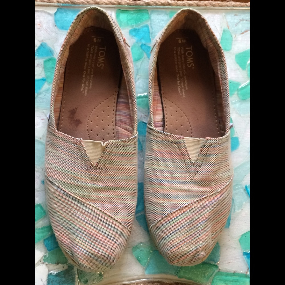 Toms Shoes
